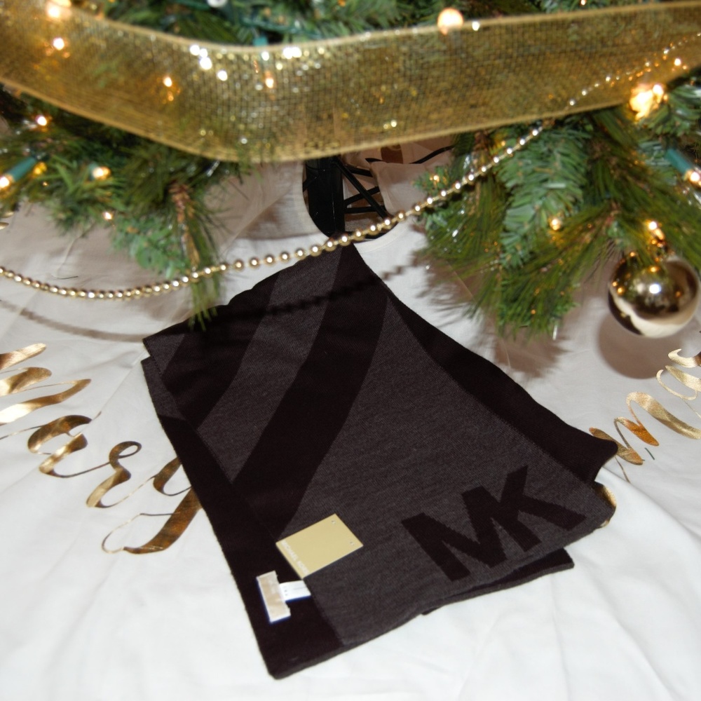 NWT Michael Kors Scarf